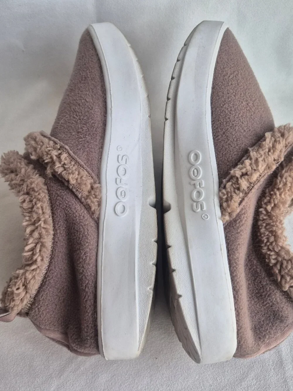 OOFOS vegan sherpa